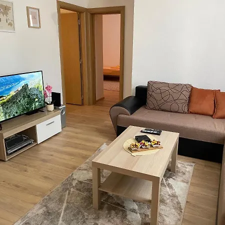 Old Town Oasis Апартаменты Подгорица