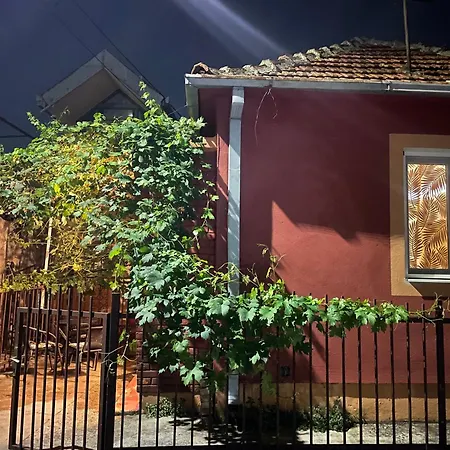 Апартаменты Old Town Oasis